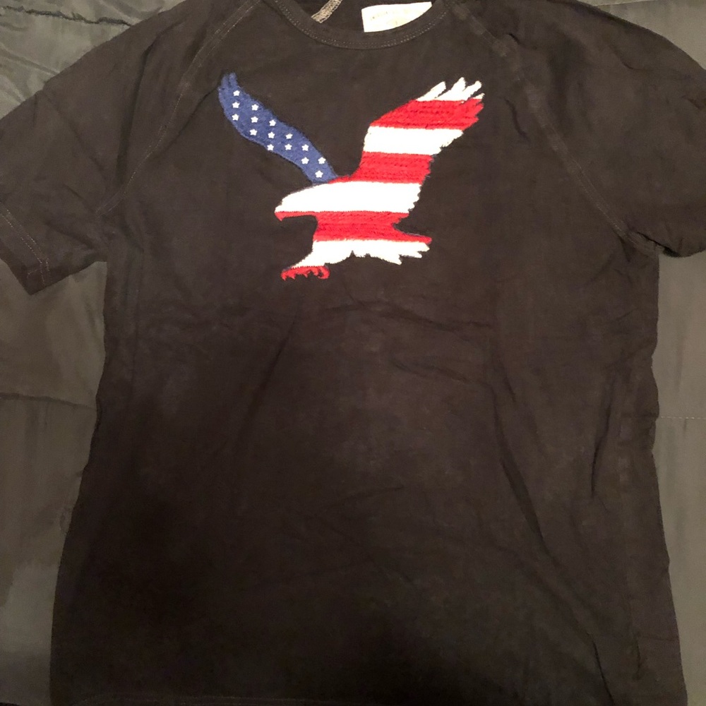 Mens medium American Eagle tshirt.
